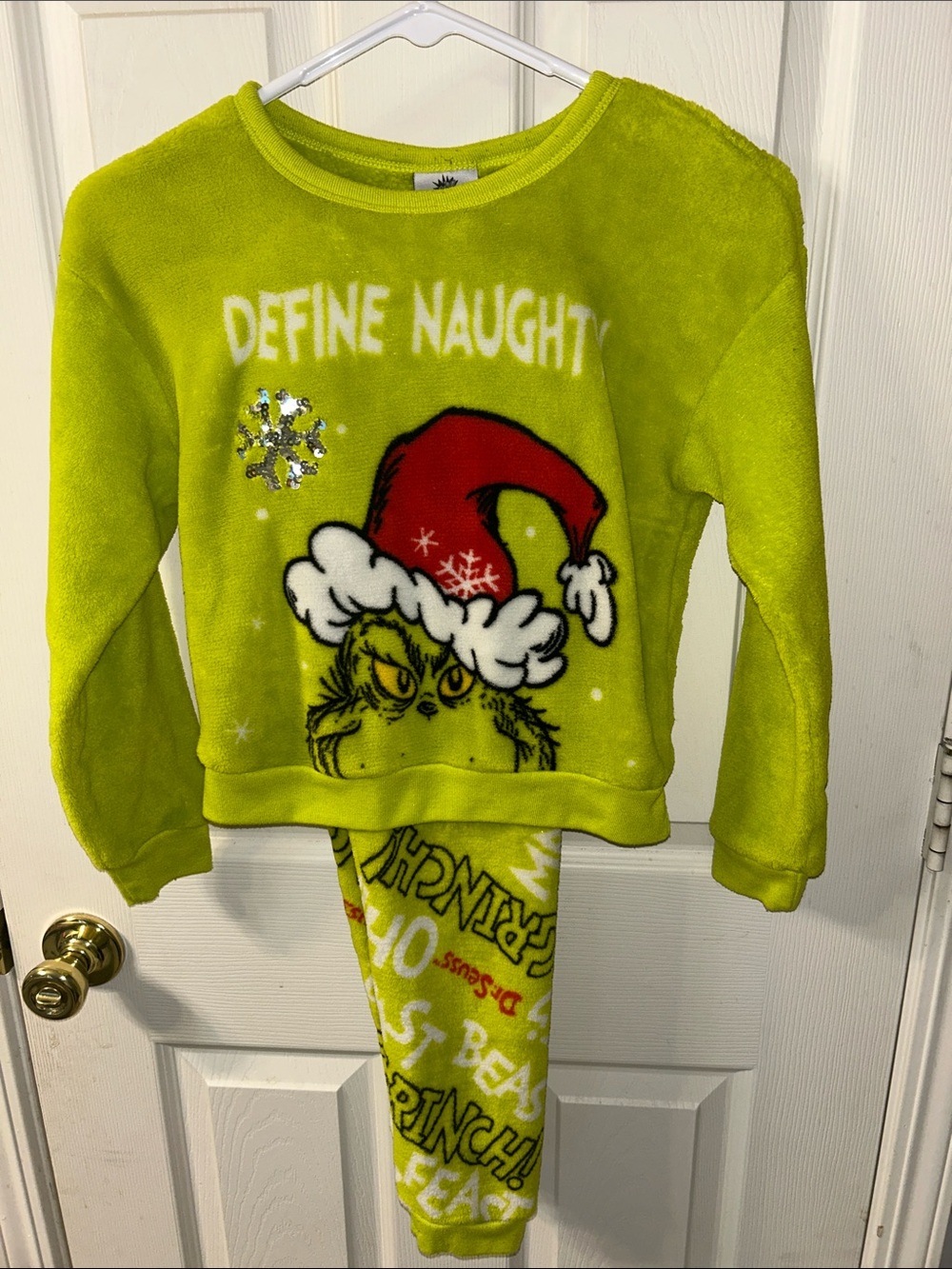 Dr. Seuss Lime Green Grinch Holiday Pajama Set with Red Hat